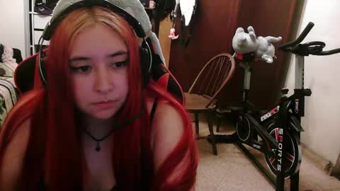 Mika online show from April 10, 2026, 11:53 pm