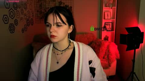 Mika online show from November 23, 2025, 2:28 pm