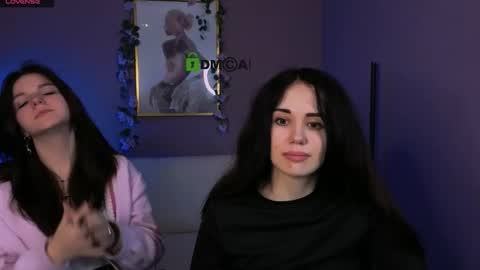 Mika online show from December 19, 2025, 9:33 pm