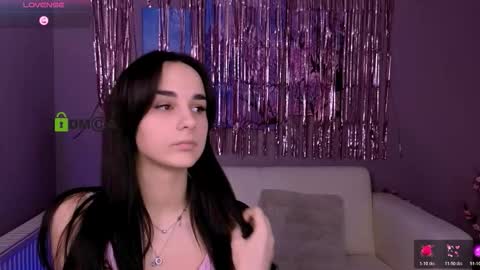 Snapshot of mikameovv chatting on February 26, 2026, 8:52 pm Mika online show from February 26, 2026, 8:52 pm