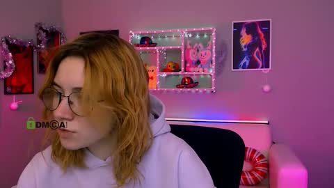 Snapshot of mikami_grey chatting on January 8, 2026, 10:06 am Mika online show from January 8, 2026, 10:06 am