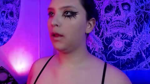 Mika online show from November 23, 2025, 10:31 pm