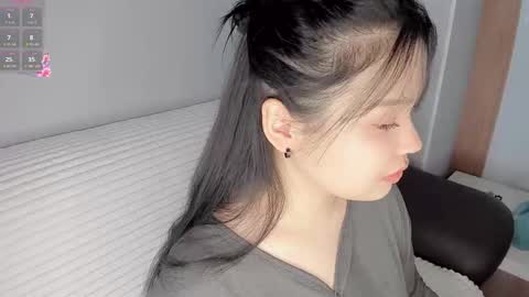 mikasssu online show from November 14, 2025, 6:34 am