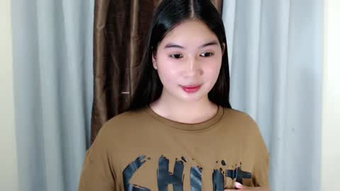 Snapshot of mikayla_slut chatting on October 31, 2025, 5:30 am Kyla online show from October 31, 2025, 5:30 am