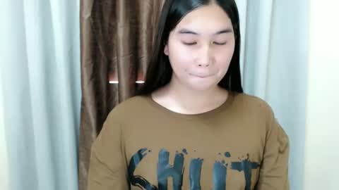 Snapshot of mikayla_slut chatting on November 2, 2025, 5:10 am Kyla online show from November 2, 2025, 5:10 am