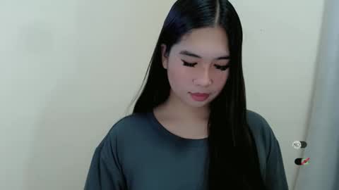 Snapshot of mikayla_slut chatting on November 28, 2025, 11:07 pm Kyla online show from November 28, 2025, 11:07 pm