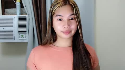 Snapshot of mikayla_slut chatting on January 6, 2026, 10:23 pm Kyla online show from January 6, 2026, 10:23 pm