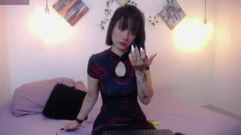 mikaza online show from April 28, 2026, 12:43 pm