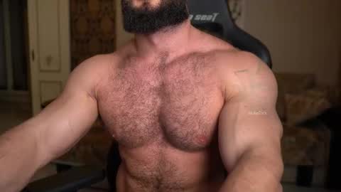 mike0xx online show from November 4, 2025, 12:37 pm