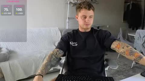 Snapshot of mike___magic chatting on April 13, 2026, 11:27 am Mike Magic online show from April 13, 2026, 11:27 am