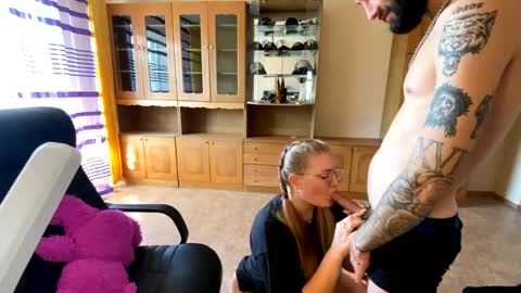 Snapshot of mike_and_anna_ chatting on April 4, 2026, 8:12 am Mike and anna online show from April 4, 2026, 8:12 am