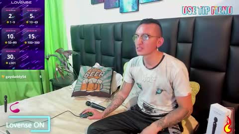 Snapshot of mike_bennet chatting on March 21, 2026, 10:02 pm Mike Bennet Make me Cum Please online show from March 21, 2026, 10:02 pm