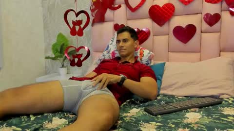 Snapshot of mike_conors chatting on February 14, 2026, 1:57 am Mike online show from February 14, 2026, 1:57 am