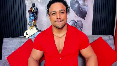 Snapshot of mike_estevess chatting on December 14, 2025, 5:57 am online show from December 14, 2025, 5:57 am