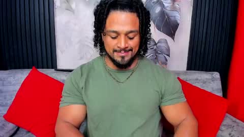 Snapshot of mike_estevess chatting on April 30, 2026, 2:51 am online show from April 30, 2026, 2:51 am