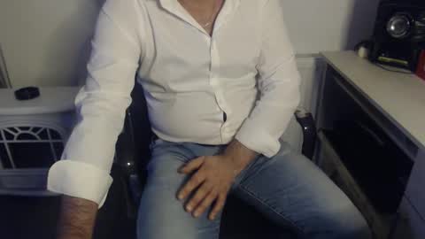 Snapshot of mike_master30 chatting on January 14, 2025, 7:48 am MikeMaster online show from January 14, 2025, 7:48 am