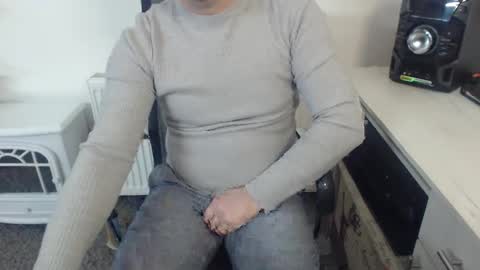 Snapshot of mike_master30 chatting on February 7, 2025, 8:11 am MikeMaster online show from February 7, 2025, 8:11 am