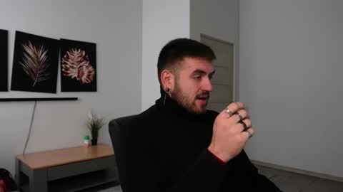 Snapshot of mike_platano chatting on September 10, 2025, 5:51 am MIKE PLATANO online show from September 10, 2025, 5:51 am