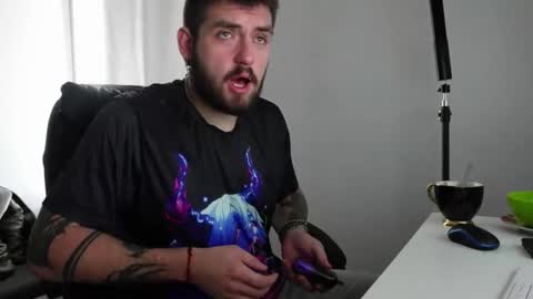 Snapshot of mike_platano chatting on October 1, 2025, 1:28 pm MIKE PLATANO online show from October 1, 2025, 1:28 pm