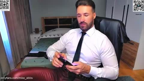 Snapshot of mikestrip chatting on October 28, 2025, 1:03 pm Mike online show from October 28, 2025, 1:03 pm