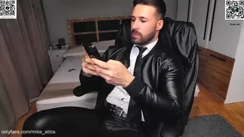 Snapshot of mikestrip chatting on January 12, 2026, 8:25 pm Mike online show from January 12, 2026, 8:25 pm