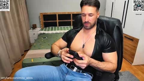 Snapshot of mikestrip chatting on February 7, 2026, 10:24 pm Mike online show from February 7, 2026, 10:24 pm