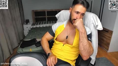 Snapshot of mikestrip chatting on February 10, 2026, 2:43 pm Mike online show from February 10, 2026, 2:43 pm