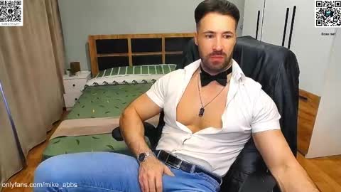 Snapshot of mikestrip chatting on February 12, 2026, 3:07 pm Mike online show from February 12, 2026, 3:07 pm