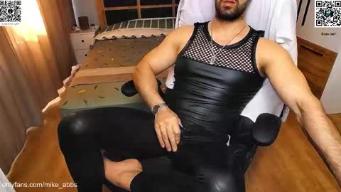 Snapshot of mikestrip chatting on February 25, 2026, 12:59 pm Mike online show from February 25, 2026, 12:59 pm