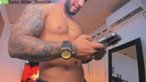 Snapshot of mikethomson01 chatting on December 6, 2024, 1:18 am Mike online show from December 6, 2024, 1:18 am