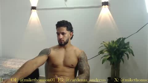 Snapshot of mikethomson01 chatting on April 6, 2026, 2:53 am Mike online show from April 6, 2026, 2:53 am