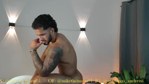Snapshot of mikethomson01 chatting on May 7, 2026, 2:17 am Mike online show from May 7, 2026, 2:17 am
