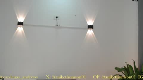 Snapshot of mikethomson01 chatting on May 9, 2026, 2:17 am Mike online show from May 9, 2026, 2:17 am