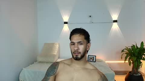 Snapshot of mikethomson01 chatting on May 29, 2026, 12:30 am Mike online show from May 29, 2026, 12:30 am