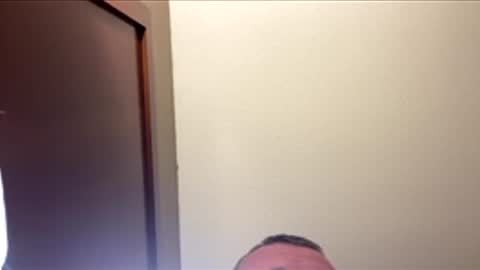 Snapshot of mikevp09 chatting on December 19, 2025, 3:24 am New and curious online show from December 19, 2025, 3:24 am