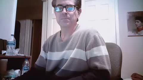 Snapshot of mikewulds chatting on January 1, 2025, 1:04 am Mike online show from January 1, 2025, 1:04 am