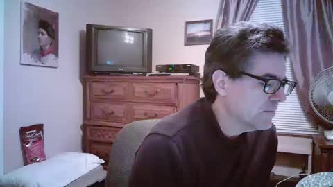 Snapshot of mikewulds chatting on January 28, 2025, 12:26 am Mike online show from January 28, 2025, 12:26 am
