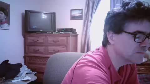 Snapshot of mikewulds chatting on April 21, 2026, 10:45 pm Mike online show from April 21, 2026, 10:45 pm