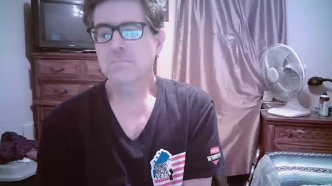 Snapshot of mikewulds chatting on May 8, 2026, 2:17 am Mike online show from May 8, 2026, 2:17 am