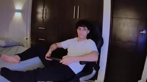 mikey_banji online show from December 14, 2025, 1:05 pm