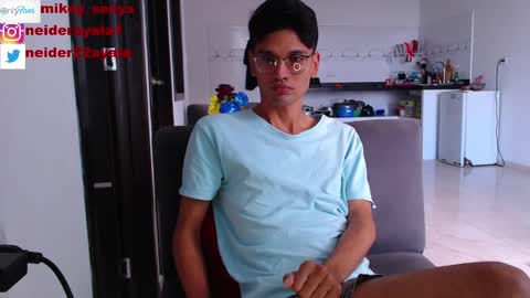 Snapshot of mikey_sexys chatting on December 25, 2024, 8:17 pm mikey online show from December 25, 2024, 8:17 pm