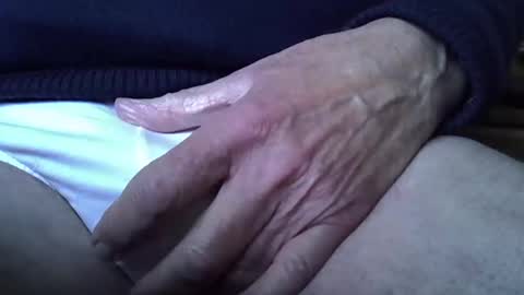 Snapshot of mikeybed chatting on January 8, 2025, 2:46 pm mikeybed online show from January 8, 2025, 2:46 pm