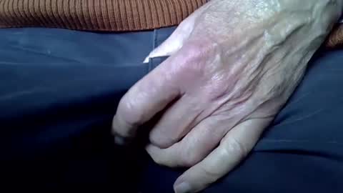 Snapshot of mikeybed chatting on February 11, 2025, 12:48 pm mikeybed online show from February 11, 2025, 12:48 pm