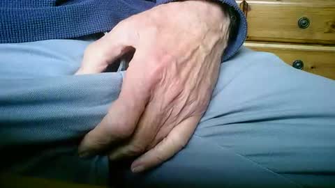 Snapshot of mikeybed chatting on February 3, 2026, 12:54 pm mikeybed online show from February 3, 2026, 12:54 pm