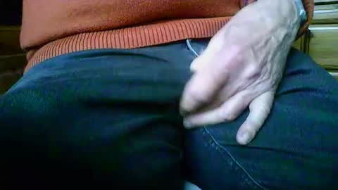 Snapshot of mikeybed chatting on February 18, 2026, 10:55 am mikeybed online show from February 18, 2026, 10:55 am