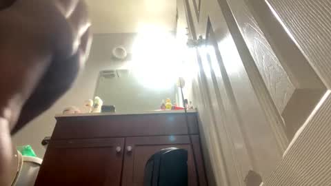 Snapshot of mikeyblunt chatting on March 10, 2025, 12:48 pm mikeyblunt online show from March 10, 2025, 12:48 pm