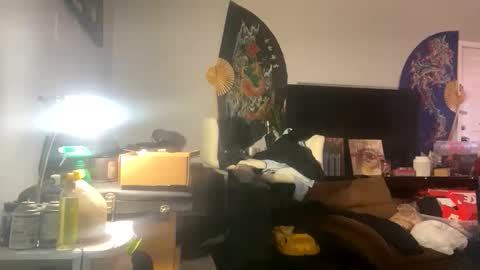 Snapshot of mikeyblunt chatting on December 16, 2025, 4:01 pm mikeyblunt online show from December 16, 2025, 4:01 pm