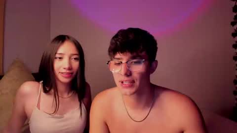 Snapshot of mikeyvioleta chatting on January 14, 2025, 5:34 pm VIOLETAMIKE online show from January 14, 2025, 5:34 pm