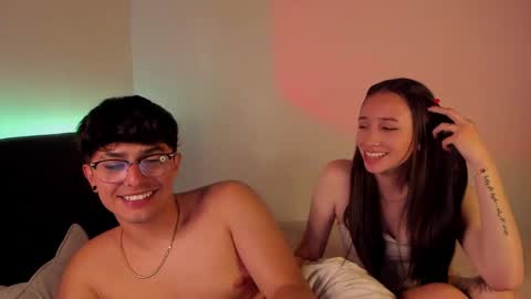 Snapshot of mikeyvioleta chatting on January 28, 2025, 9:29 pm VIOLETAMIKE online show from January 28, 2025, 9:29 pm