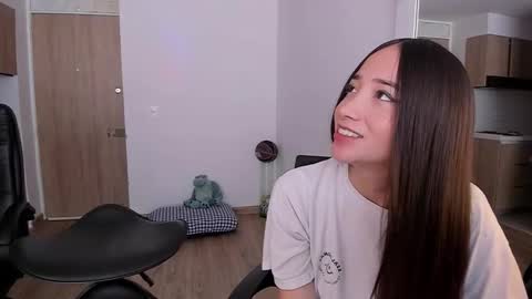 Snapshot of mikeyvioleta chatting on September 23, 2025, 6:00 pm VIOLETAMIKE online show from September 23, 2025, 6:00 pm